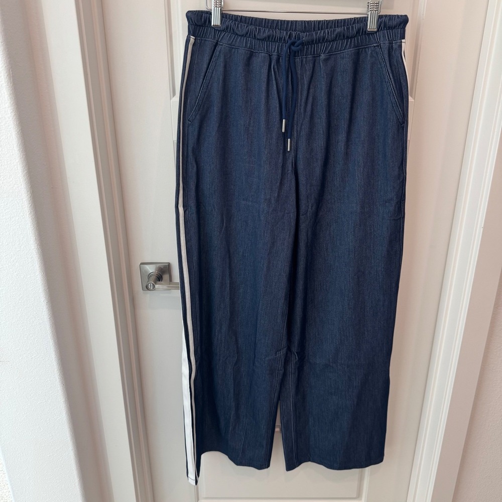 💙👖HALARA Navy Wide Leg Track Pants with White Side Stripes - Picture 5 of 11